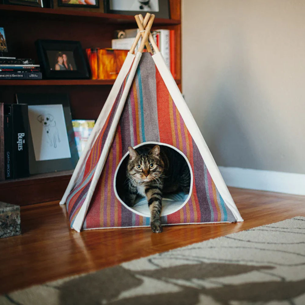 PLAY Cozy Cove Teepee pelíšek Desert3